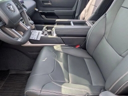 Toyota Tundra 4WD Limited CrewMax 5.5' Bed (Natl) 2026