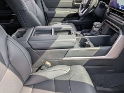 Toyota Tundra 4WD Limited CrewMax 5.5' Bed (Natl) 2026