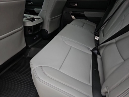 Toyota Tundra 4WD Limited CrewMax 5.5' Bed (Natl) 2026