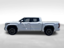 Toyota Tundra 4WD Limited CrewMax 5.5' Bed (Natl) 2026
