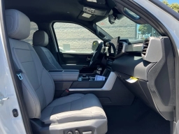 Toyota Tundra 4WD Limited CrewMax 5.5' Bed (Natl) 2026
