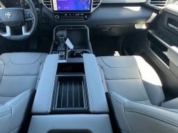 Toyota Tundra 4WD Limited CrewMax 5.5' Bed (Natl) 2026