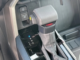 Toyota Tundra 4WD SR5 CrewMax 5.5' Bed (Natl) 2026