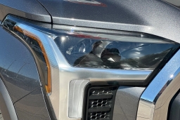 Toyota Tundra 4WD SR5 CrewMax 5.5' Bed (Natl) 2026