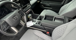 Toyota Tundra 4WD SR5 CrewMax 5.5' Bed (Natl) 2025
