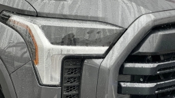 Toyota Tundra 4WD SR5 CrewMax 5.5' Bed (Natl) 2025