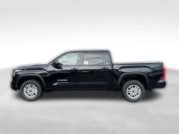 Toyota Tundra 4WD SR5 CrewMax 5.5' Bed (Natl) 2026