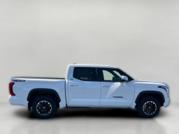 Toyota Tundra 4WD SR5 CrewMax 5.5' Bed (Natl) 2026