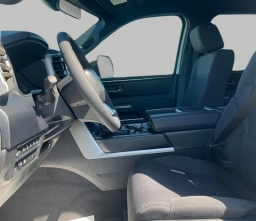 Toyota Tundra 4WD SR5 CrewMax 5.5' Bed (Natl) 2026