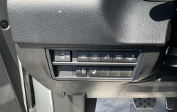 Toyota Tundra 4WD SR5 CrewMax 5.5' Bed (Natl) 2026