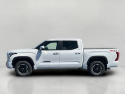 Toyota Tundra 4WD SR5 CrewMax 5.5' Bed (Natl) 2026