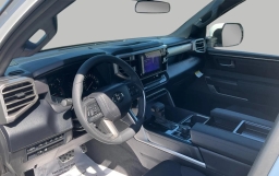 Toyota Tundra 4WD SR5 CrewMax 5.5' Bed (Natl) 2026