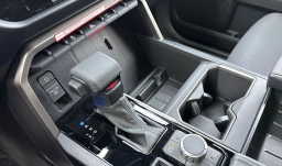 Toyota Tundra 4WD SR5 CrewMax 5.5' Bed (Natl) 2026