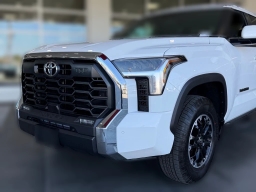 Toyota Tundra 4WD SR5 CrewMax 5.5' Bed (Natl) 2026
