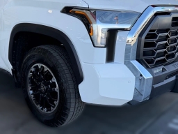 Toyota Tundra 4WD SR5 CrewMax 5.5' Bed (Natl) 2026