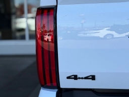 Toyota Tundra 4WD SR5 CrewMax 5.5' Bed (Natl) 2026