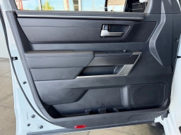 Toyota Tundra 4WD SR5 CrewMax 5.5' Bed (Natl) 2026