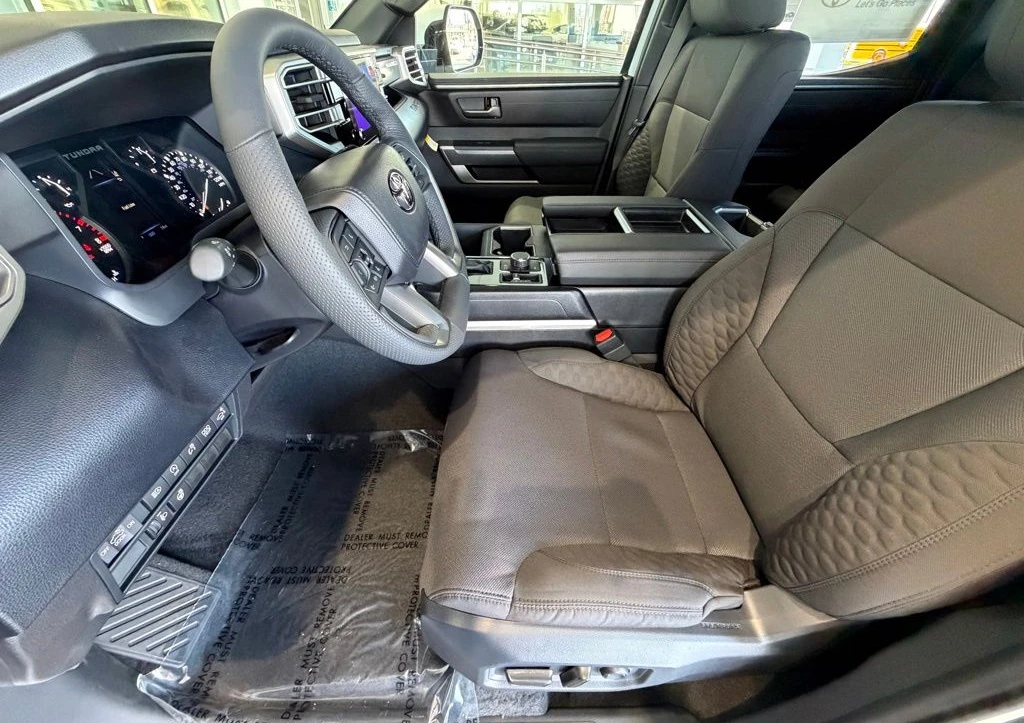 Toyota Tundra 4WD SR5 CrewMax 5.5' Bed (Natl) 2026