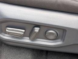 Toyota Tundra 4WD SR5 CrewMax 5.5' Bed (Natl) 2026