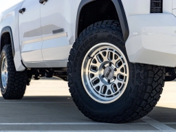 Toyota Tundra 4WD SR5 CrewMax 5.5' Bed (Natl) 2026