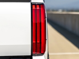 Toyota Tundra 4WD SR5 CrewMax 5.5' Bed (Natl) 2026