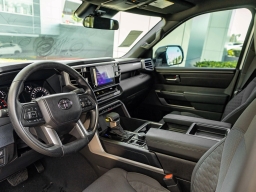 Toyota Tundra 4WD SR5 CrewMax 5.5' Bed (Natl) 2026