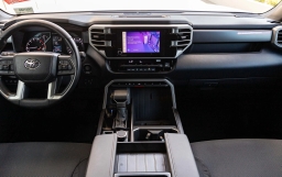 Toyota Tundra 4WD SR5 CrewMax 5.5' Bed (Natl) 2026