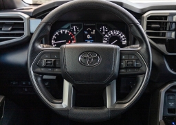Toyota Tundra 4WD SR5 CrewMax 5.5' Bed (Natl) 2026