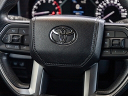 Toyota Tundra 4WD SR5 CrewMax 5.5' Bed (Natl) 2026