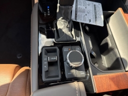 Toyota Tundra 4WD 1794 Edition Hybrid CrewMax 5.5' Bed (Natl) 2026