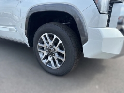 Toyota Tundra 4WD 1794 Edition Hybrid CrewMax 5.5' Bed (Natl) 2026