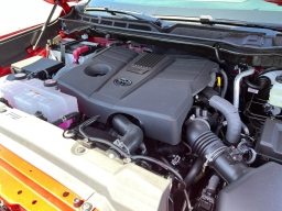 Toyota Tundra 4WD Platinum CrewMax 5.5' Bed (Natl) 2026