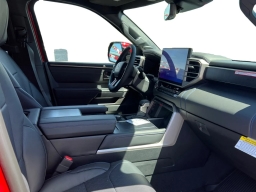 Toyota Tundra 4WD Platinum CrewMax 5.5' Bed (Natl) 2026