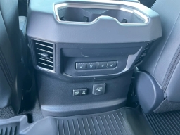 Toyota Tundra 4WD Platinum CrewMax 5.5' Bed (Natl) 2026