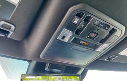 Toyota Tundra 4WD Platinum CrewMax 5.5' Bed (Natl) 2026