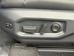 Toyota Tundra 4WD Platinum CrewMax 5.5' Bed (Natl) 2026