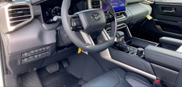 Toyota Tundra 4WD Platinum CrewMax 5.5' Bed (Natl) 2026