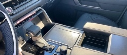 Toyota Tundra 4WD Platinum CrewMax 5.5' Bed (Natl) 2026