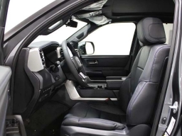 Toyota Tundra 4WD Platinum CrewMax 5.5' Bed (Natl) 2026