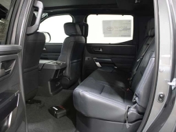 Toyota Tundra 4WD Platinum CrewMax 5.5' Bed (Natl) 2026