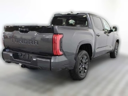 Toyota Tundra 4WD Platinum CrewMax 5.5' Bed (Natl) 2026
