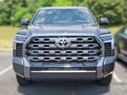Toyota Tundra 4WD Platinum CrewMax 5.5' Bed (Natl) 2026