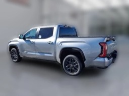 Toyota Tundra 4WD Platinum CrewMax 5.5' Bed (Natl) 2026