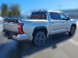 Toyota Tundra 4WD Platinum CrewMax 5.5' Bed (Natl) 2026