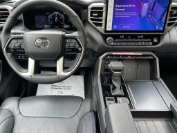 Toyota Tundra 4WD Platinum CrewMax 5.5' Bed (Natl) 2026