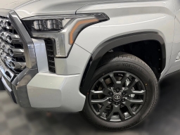Toyota Tundra 4WD Platinum CrewMax 5.5' Bed (Natl) 2026