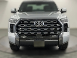 Toyota Tundra 4WD Platinum CrewMax 5.5' Bed (Natl) 2026