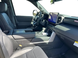Toyota Tundra 4WD Platinum CrewMax 5.5' Bed (Natl) 2026