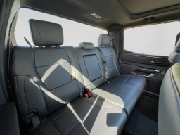 Toyota Tundra 4WD Platinum CrewMax 5.5' Bed (Natl) 2026