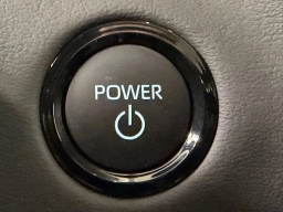 Toyota Tundra 4WD Platinum Hybrid CrewMax 5.5' Bed (Natl) 2026